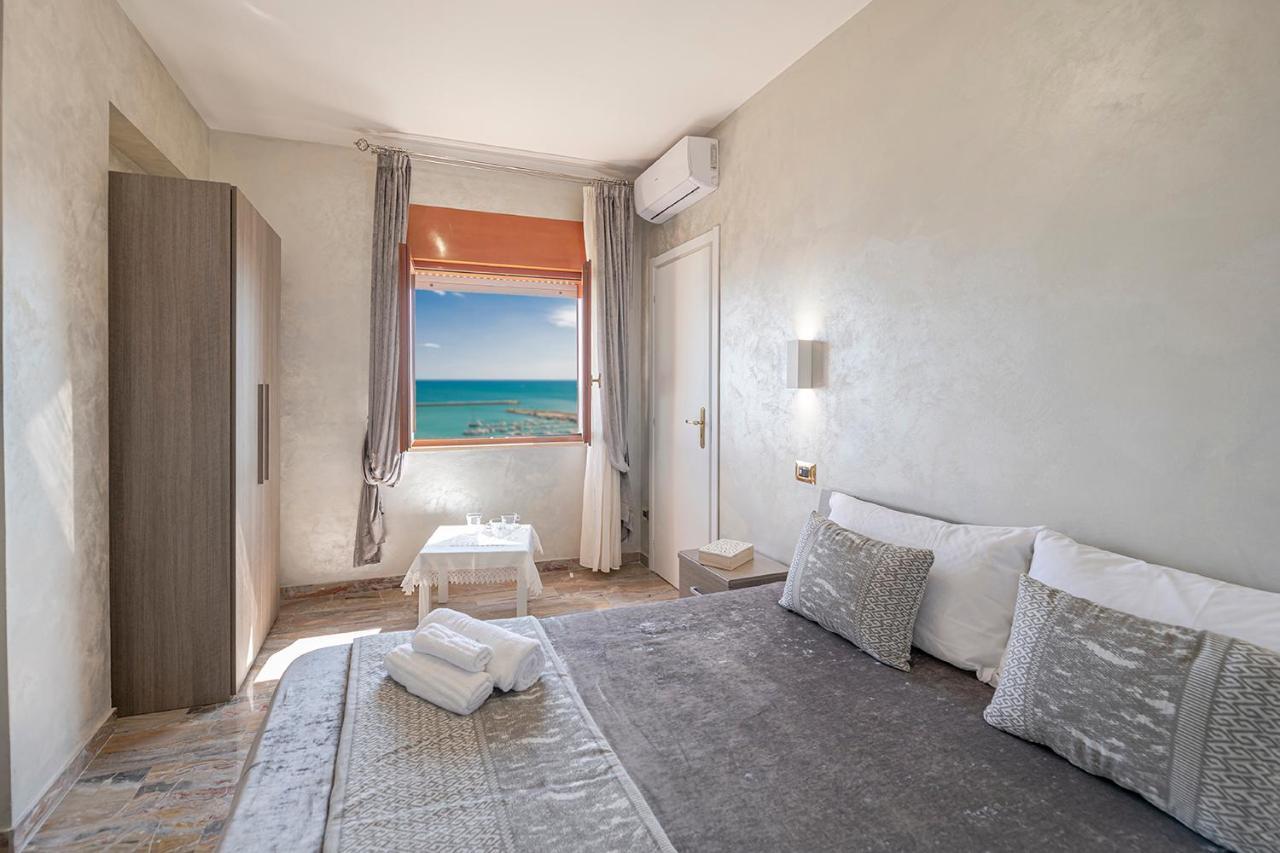 Bed and Breakfast Domus Aurea Шакка Экстерьер фото